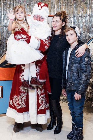Евгения Линович с детьми Борисом и Алиной.