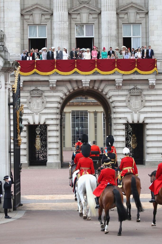 Королевская семья на параде в честь Елизаветы II фото принца Уильяма герцогини Кэтрин и других