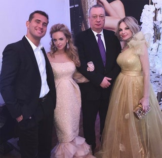 Александр и Милана Кержаковы и Вадим Тюльпанов с женой Натальей.