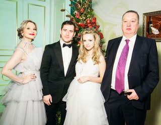 Вадим Тюльпанов с женой Натальей дочерью Миланой и зятем Александром Кержаковым.