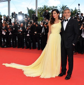 Амаль Клуни в Atelier Versace.