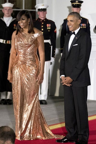 Мишель Обама в Atelier Versace.