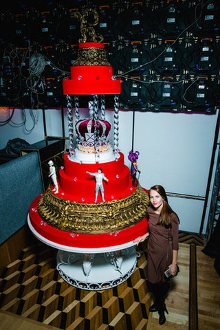 Огромный торт от кондитера Рената Агзамова.