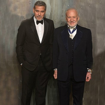 Лив Тайлер и Джордж Клуни на космической вечеринке Omega