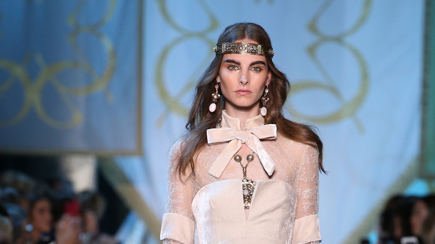Коллекция Elie Saab Couture осеньзима 20172018 фото с показа на Неделе высокой моды в Париже