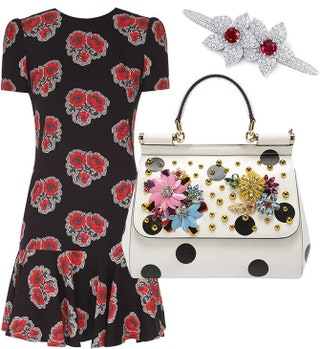Шелковое платье Alexander McQueen сумка DolceGabbana брошь Graff с бриллиантами и рубинами.