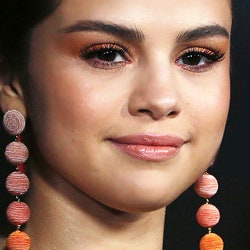Look of the day: Селена Гомес в платье Oscar de la Renta