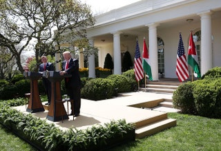 Король Иордании Абдалла II ибн Хусейн  и президент США Дональд Трамп.
