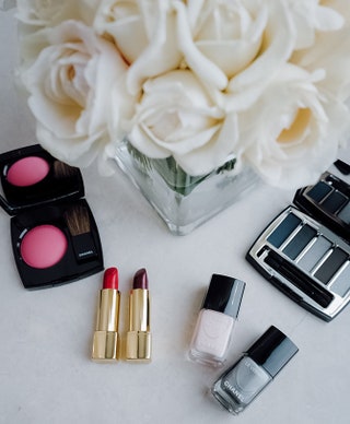 Сезонная коллекция макияжа Synthetic de Chanel.