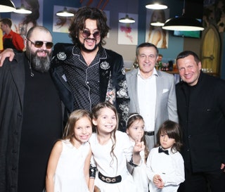 Максим Фадеев Филипп Киркоров с сыном Мартином и дочерью АллойВикторией Арас Агаларов и Владимир Соловьев.