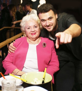 Эмин Агаларов с бабушкой.