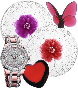Часы Rolex Oyster Perpetual тарелки Bernardaud статуэтки Baccarat в виде сердца и бабочки.