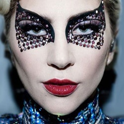 Look of the day: «взрывной» макияж Леди Гаги