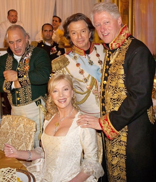 Джеки Стэд Ричард Каринг и Билл Клинтон на вечере в Зимнем дворце.