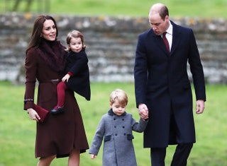 Герцогиня Кэтрин принцесса Шарлотта принц Джордж и принц Уильям.