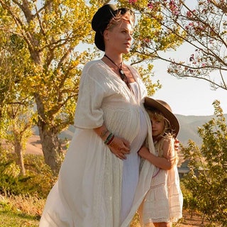 Беременная вторым ребенком Пинк с дочерью Уиллоу Сейдж.