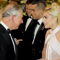 Леди Гага и Робби Уильямс на приеме у принца Чарльза