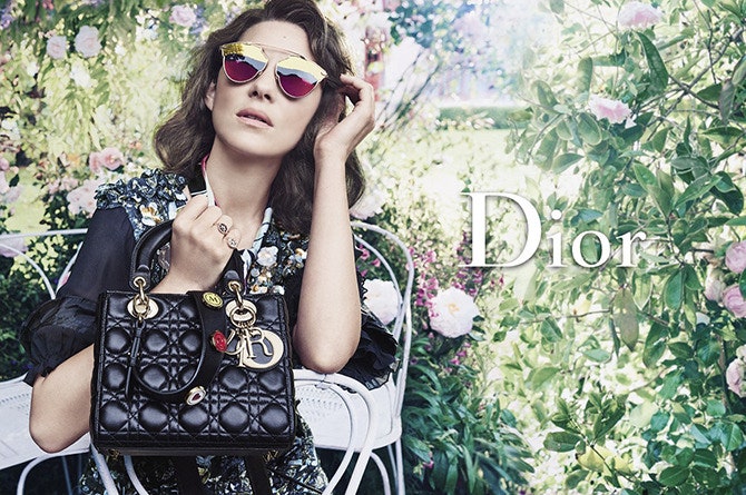 Фото Марион Котийяр с сумками Lady Dior снимки из рекламной кампании | Tatler
