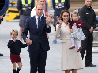 Принц Джордж принц Уильям герцогиня Кэтрин и принцесса Шарлотта.
