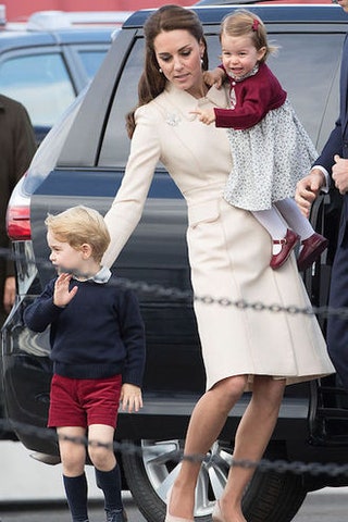 Принц Джордж герцогиня Кэтрин и принцесса Шарлотта.