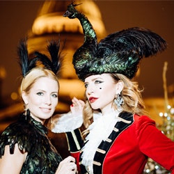 Светские дамы на приеме Swan Ball в Санкт-Петербурге