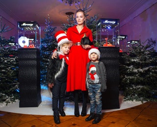 Наталья Давыдова с сыновьями Дмитрием и Иваном.