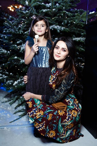 Марина Изилова с дочерью.