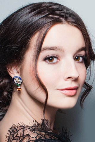 Александра Стриженова в серьгах Chanel  Fine Jewelry.