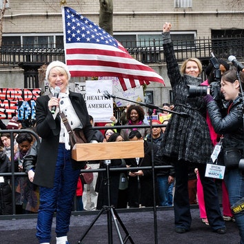 Шарлиз Терон и Мадонна на марше против Дональда Трампа