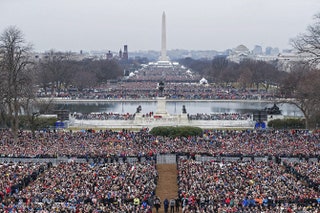 Сотни тысяч протестующих в Вашингтоне.