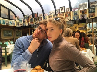 Алекс ван дер Цван и Ева Хан за ужином в лондонском ресторане Scalini.