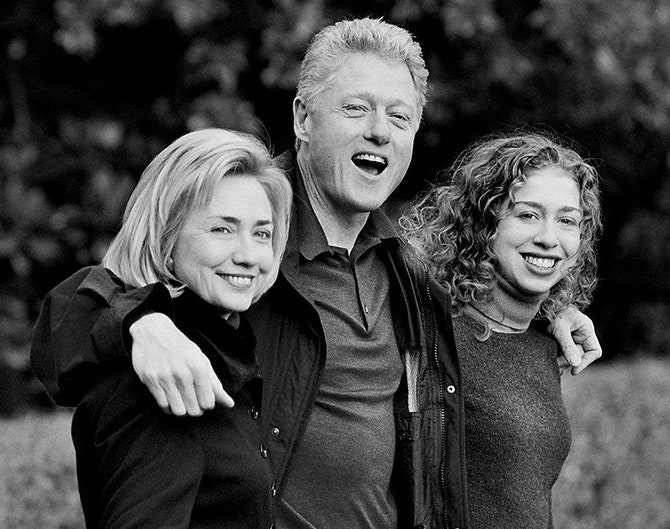 1997 год первая леди США Хиллари Клинтон с супругом президентом Биллом Клинтоном и дочерью Челси