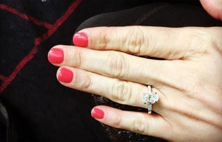 Помолвочное кольцо которое Эшли Грин получила в подарок от Пола Коури.