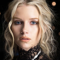 Лотти Мосс на ужине Bvlgari в Милане