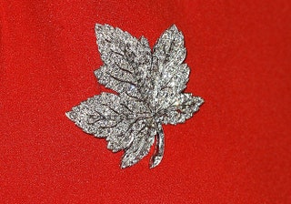 Винтажная бриллиантовая брошь герцогини Кэтрин.
