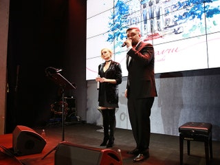 Полина Гагарина и Василий Вакуленко исполняют песню «Ангел Веры».