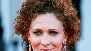 Ксения Раппопорт фото актрисы на красной дорожке Венецианского кинофестиваля | Tatler