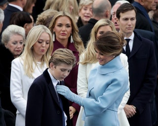 Тиффани Трамп и Меланья Трамп с сыном Бэрроном.
