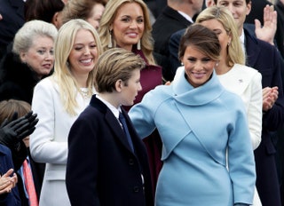 Тиффани Трамп и Меланья Трамп с сыном Бэрроном.