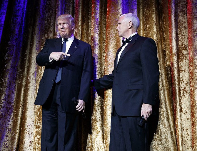 Избранный президент США Дональд Трамп и вицепрезидент США Майк Пенс