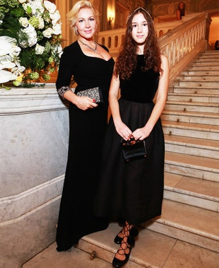 Дина Немцова и Екатерина Одинцова на Балу дебютанток Tatler в 2015 году.