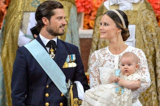 Шведский принц Карл Филипп и принцесса София с сыном Александром.