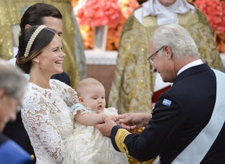 Принцесса София принц Александр и король Швеции Карл XVI Густав.