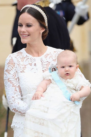 Принцесса София с сыном Александром на руках.