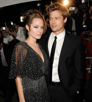 Декабрь 2006 Анджелина Джоли иnbspБрэд Питт наnbspпремьере фильма «Ложное искушение».