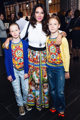 Ирина Чайковская с дочерьми Илоной и Эллой.