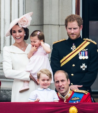 Герцогиня Кэтрин принцесса Шарлотта принц Джордж принц Уильям и принц Гарри.