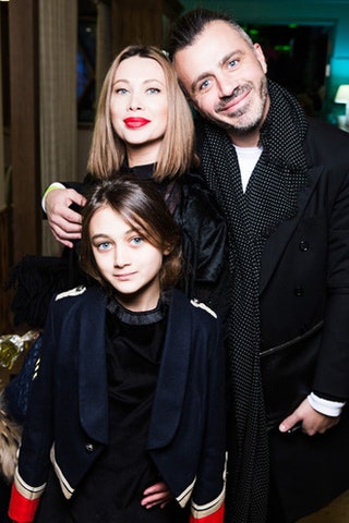 Елизавета Шарикова и Александр Сирадекиан с дочерью Эммануэль.