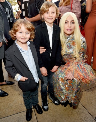 Леди Гага и Хадсон Кроэниг с братом.
