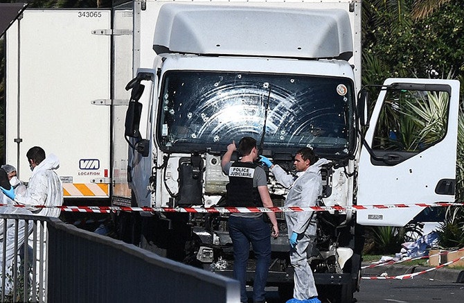 Теракт в Ницце на Английской набережной герои Tatler о трагедии во Франции | Tatler